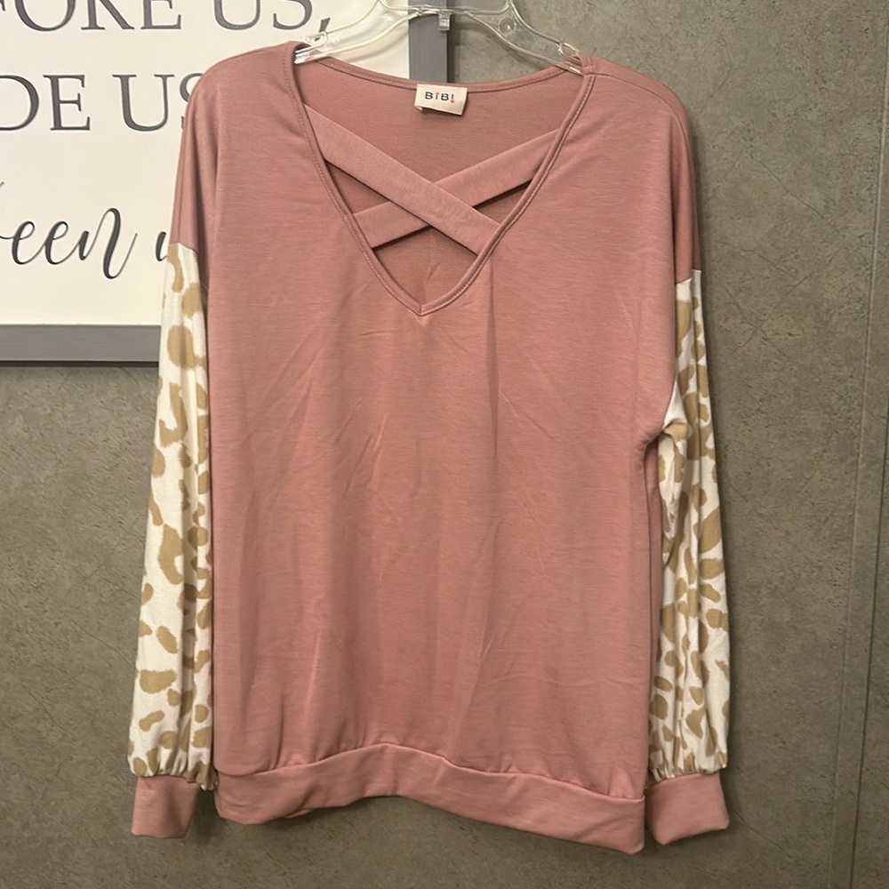 Mauve Pullover with Cheetah Sleeves. Brand New. Never Worn. Size Small.